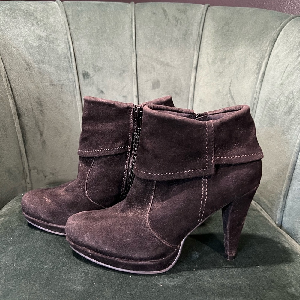 Boots - Picture 3 of 4